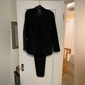 DKNY Black Women’s Pants Suit — Great Foundational Pieces!!